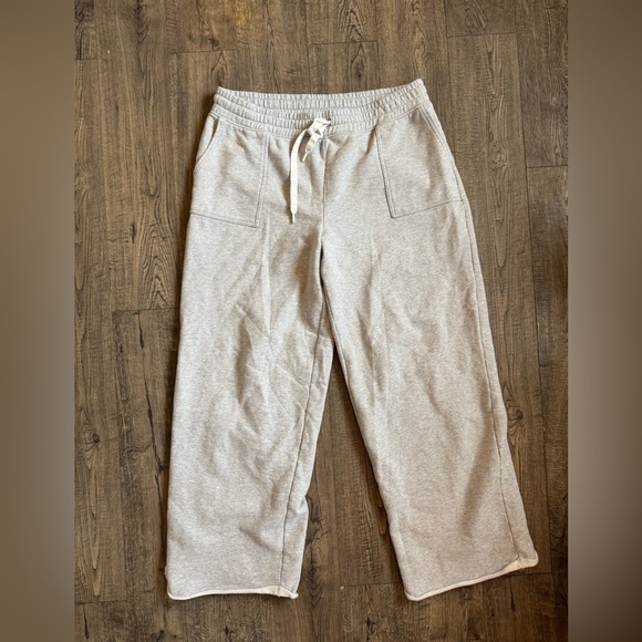 Aerie Grey Cloud Fleece Flare Sweatpants - Picture 1 of 4